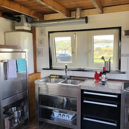 Basecamp Κάμπινγκ *